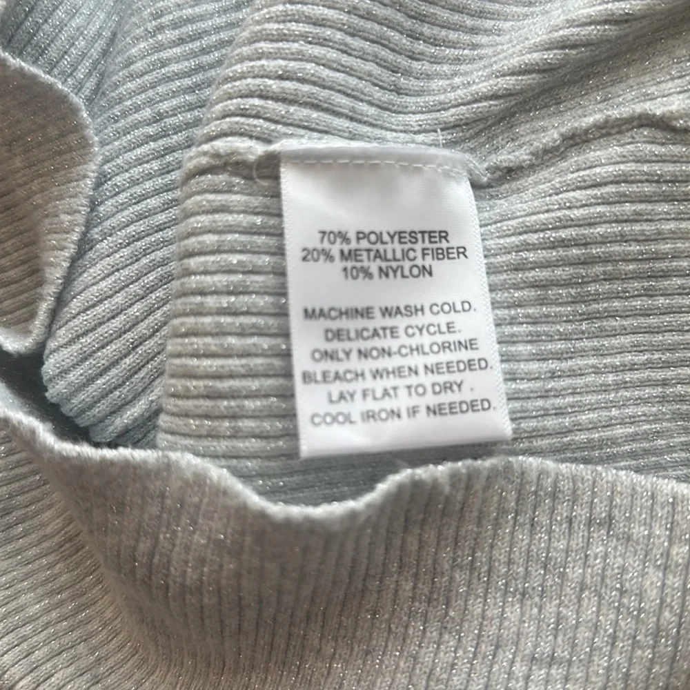 ❌SOLD❌Jessica Simpson Metallic Sweater Gray Silver - Picture 6 of 6